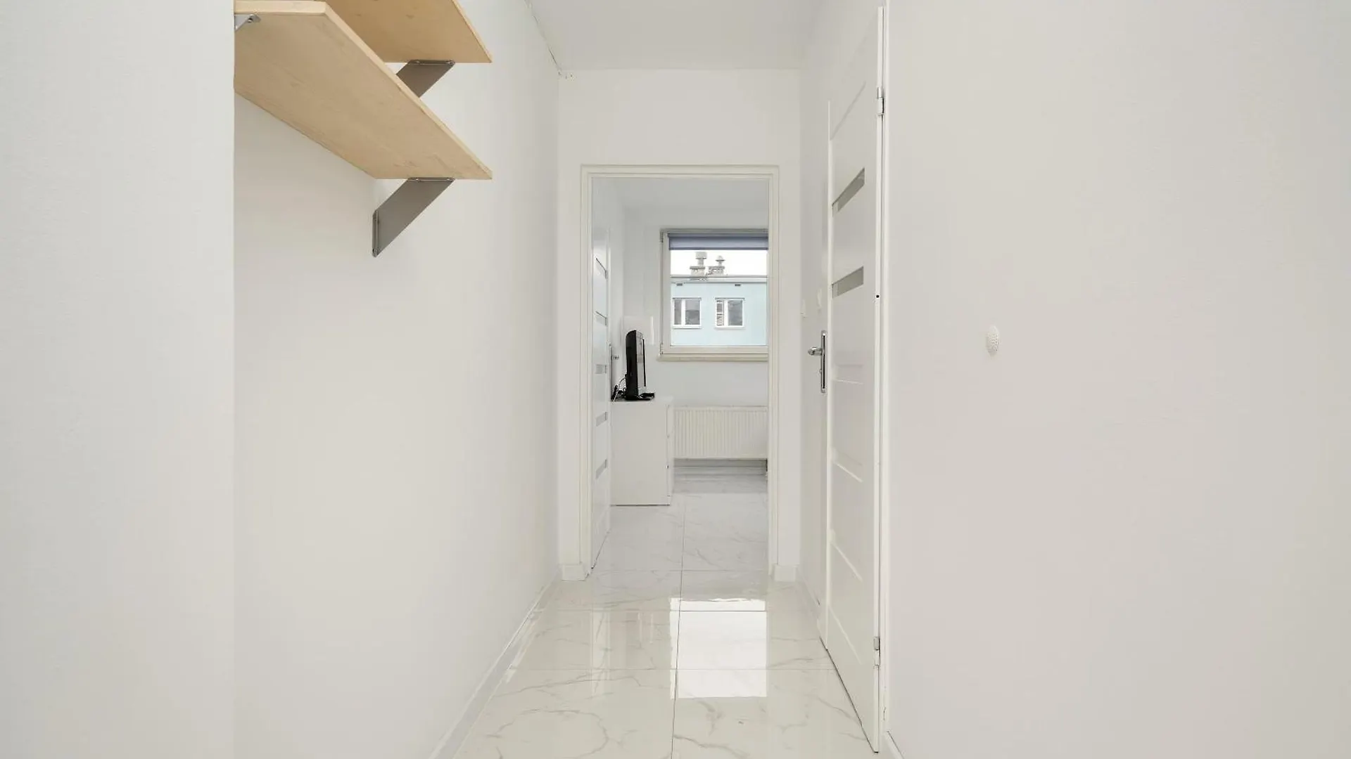 Jasne I Przytulne Studio Blisko Parku We Wroclawiu By Noclegi Renters Wroclaw
