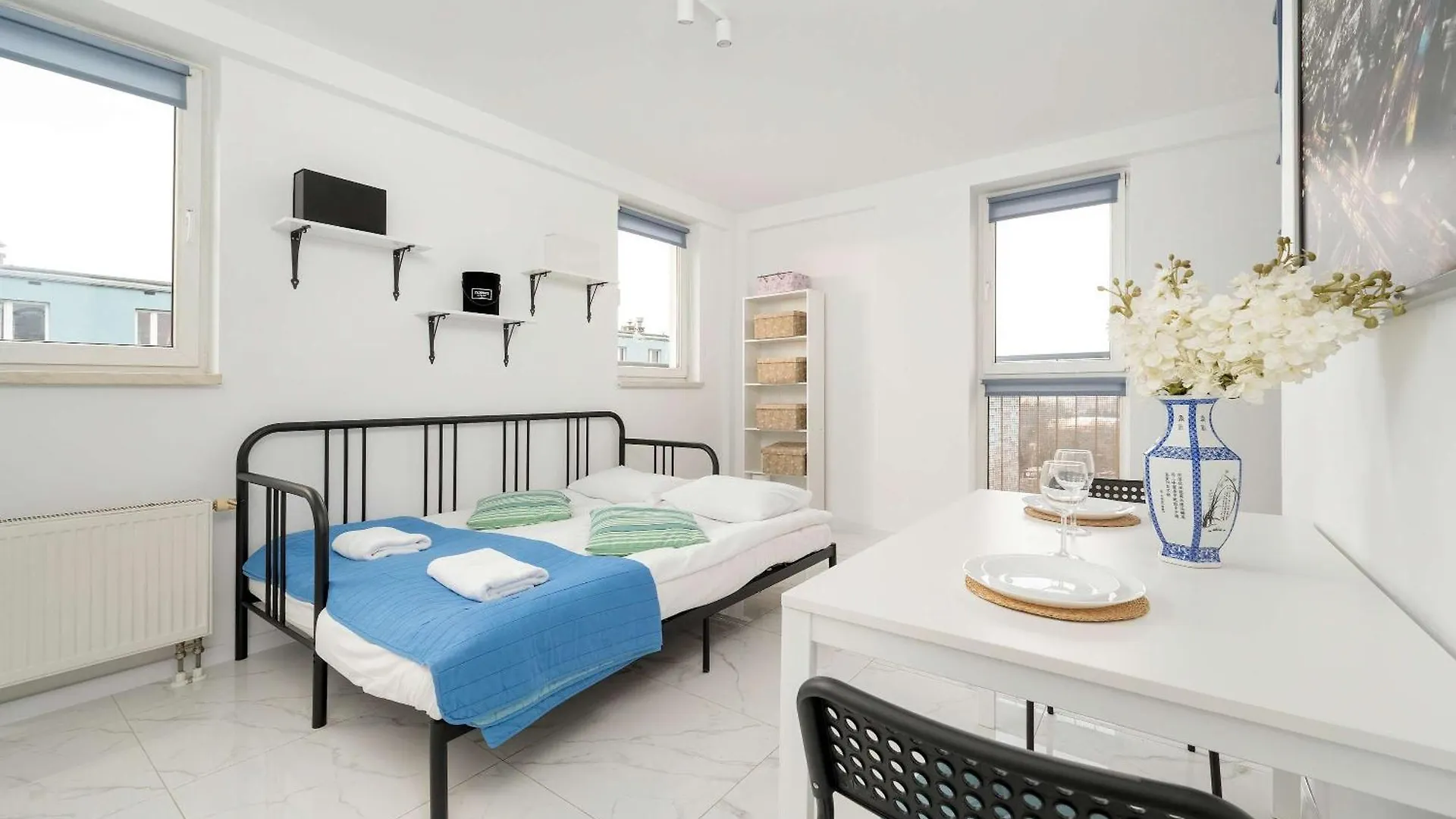 Jasne I Przytulne Studio Blisko Parku We Wroclawiu By Noclegi Renters