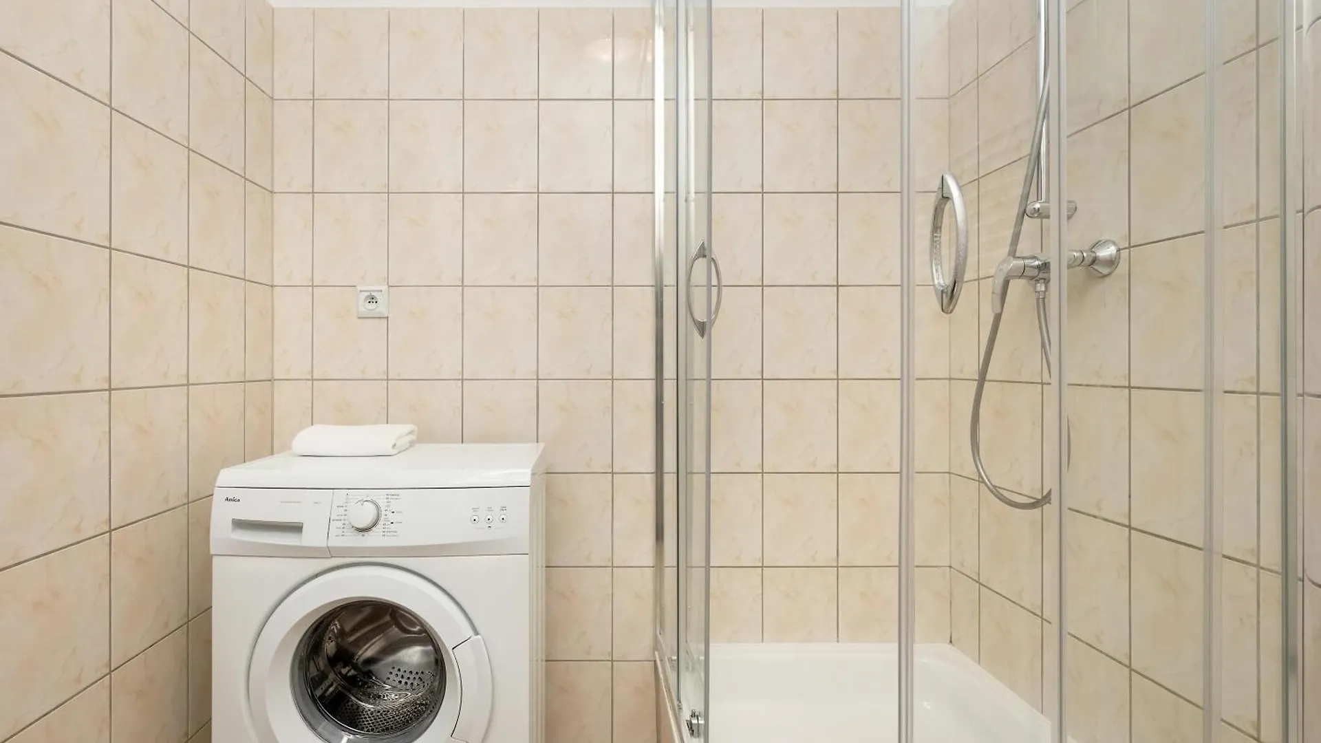 Apartment Jasne I Przytulne Studio Blisko Parku We Wroclawiu By Noclegi Renters Poland